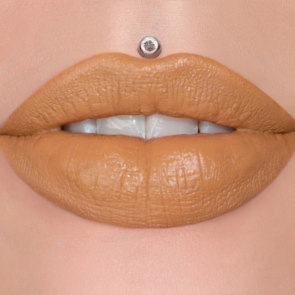 Jeffree Star Velvet Trap  Lipstick in GardeningHoe NIB